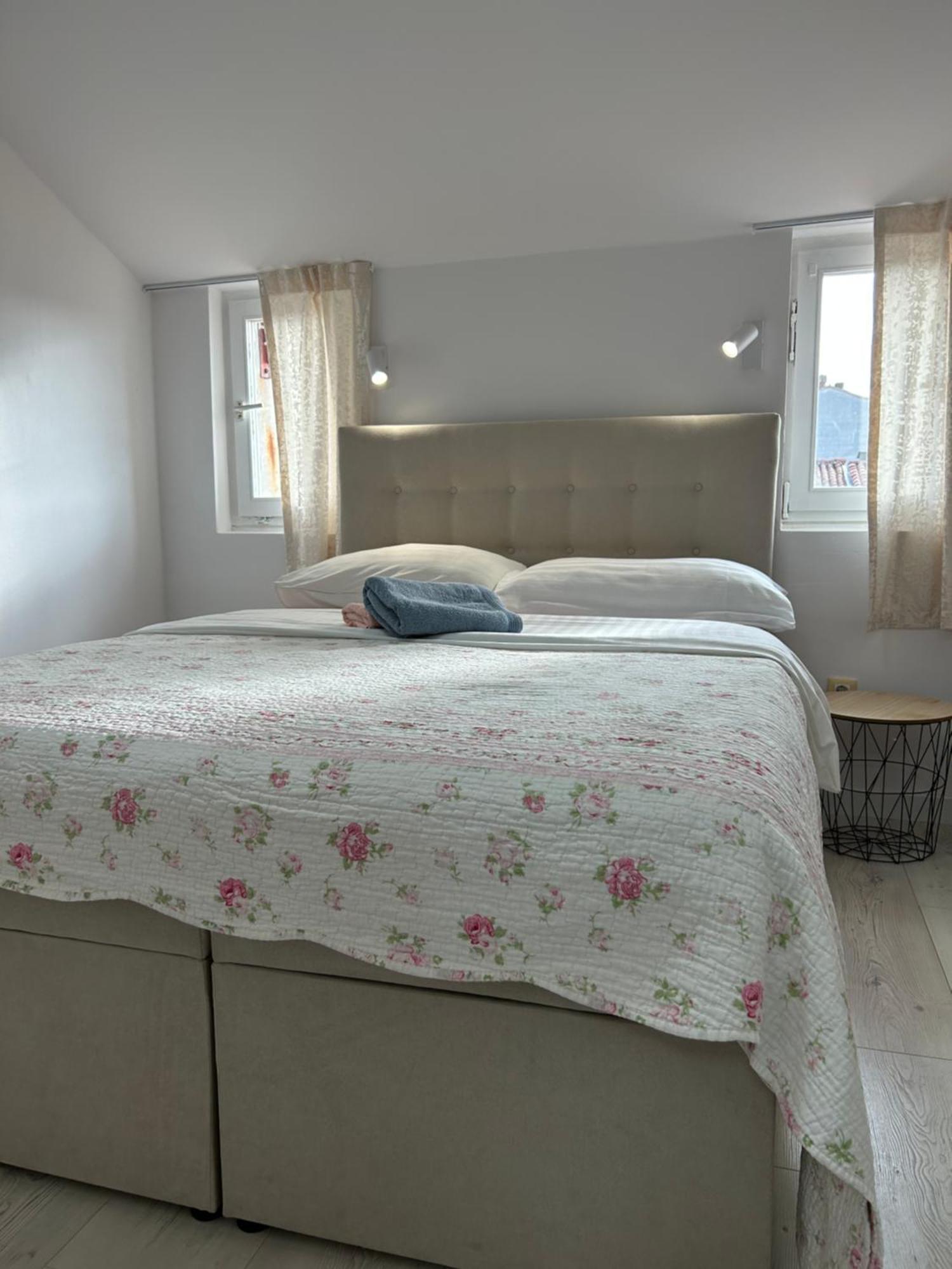 Apartments Oliva Пореч Экстерьер фото