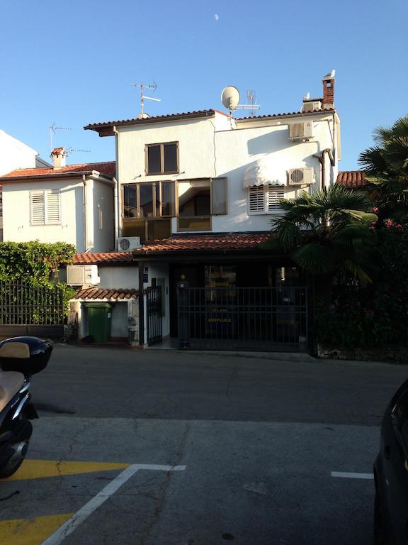 Apartments Oliva Пореч Экстерьер фото
